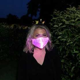 Masque de protection lumineux multicolore en tissus blanc