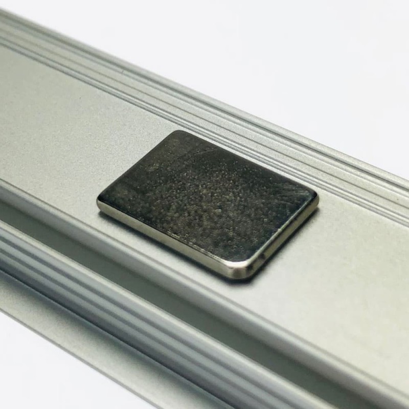 Support magnétique LARGE pour profilé LED aluminium