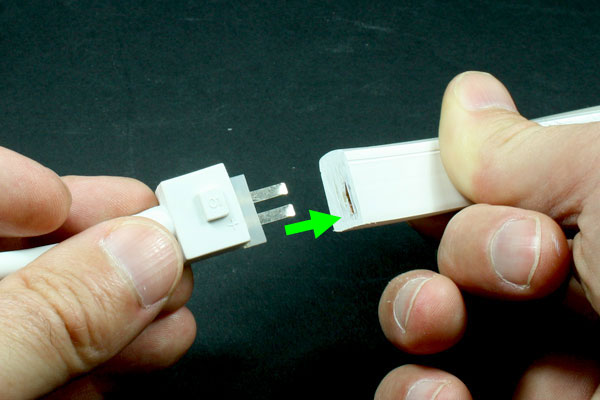 Mise en place du connecteur d'alimentation