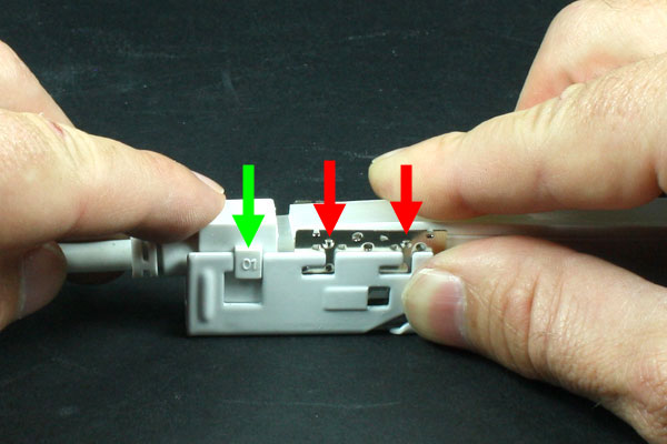 Pousser vers le bas pour terminer la mise en place du connecteur