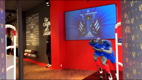 N&eacute;on led au Sports Country Club