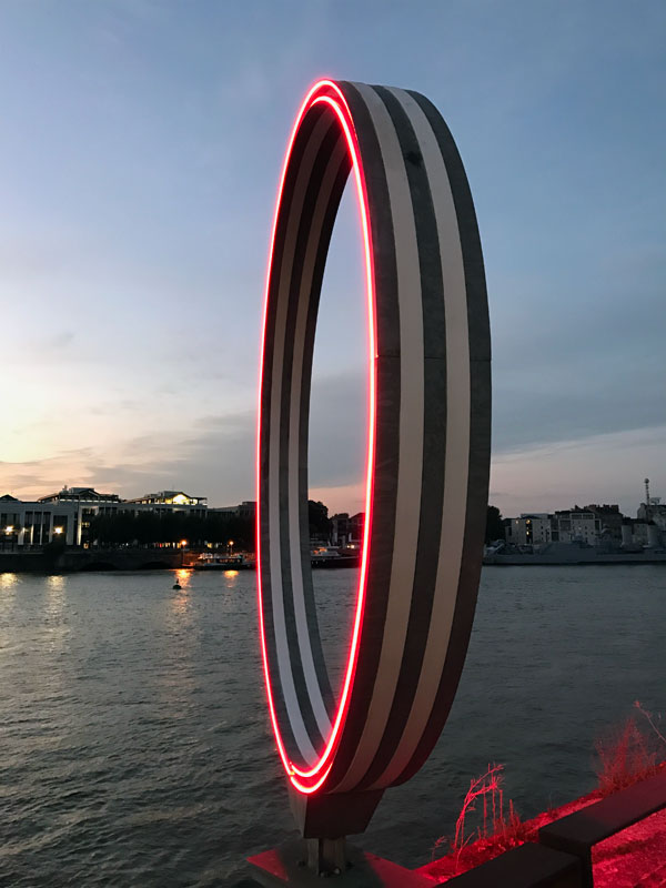 Vue graphique des anneaux de Daniel Buren