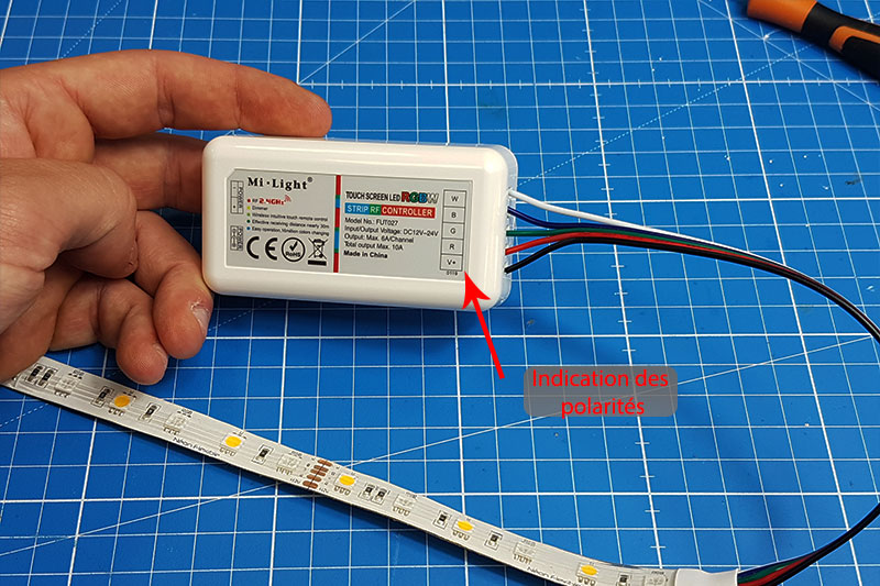 Branchement du ruban LED RGBW sur le contrôleur