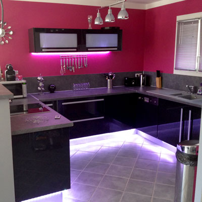 Le ruban LED dans une cuisine