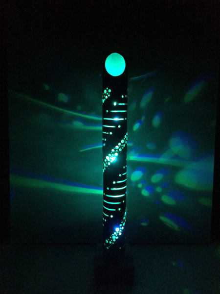 Luminaire en bambou avec bande led - S&eacute;bastien EGEA