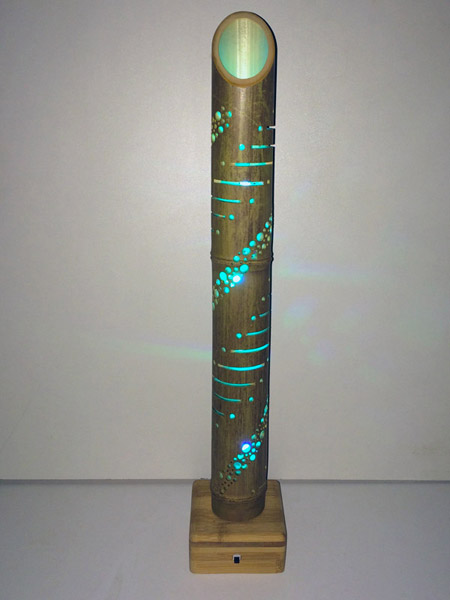 Lampe en bambou avec ruban led - S&eacute;bastien EGEA