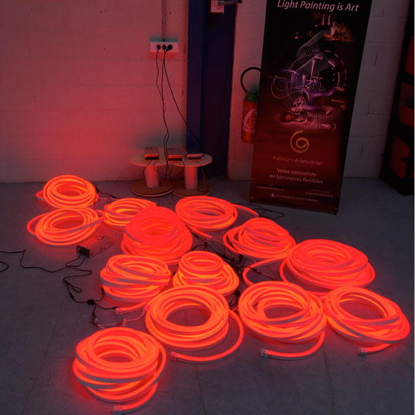 Led n&eacute;on flex RGB fonctionnant sur le rouge