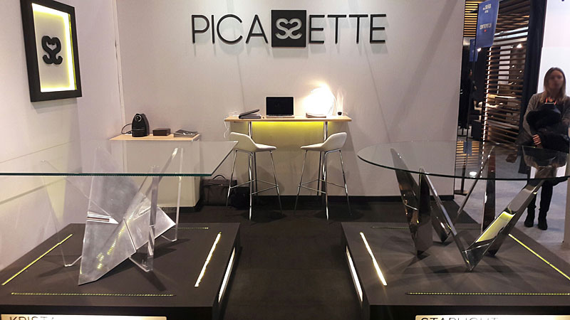 Eclairage led sur le stand du designer Thierry Picassette au salon Maison & Objet t&ecirc;te de lit