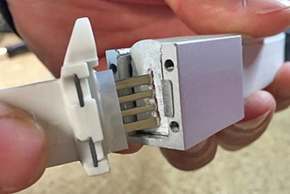 Branchement d'un connecteur étanche pour néon led RGB