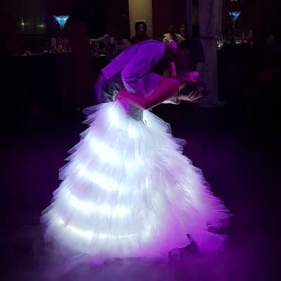 Vêtements lumineux et robots LED