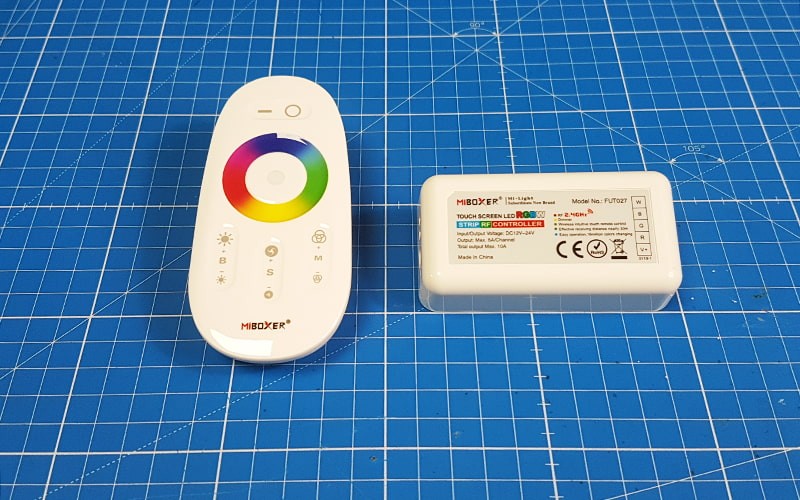 Comment raccorder et utiliser le contrôleur LED RGBW RF ?