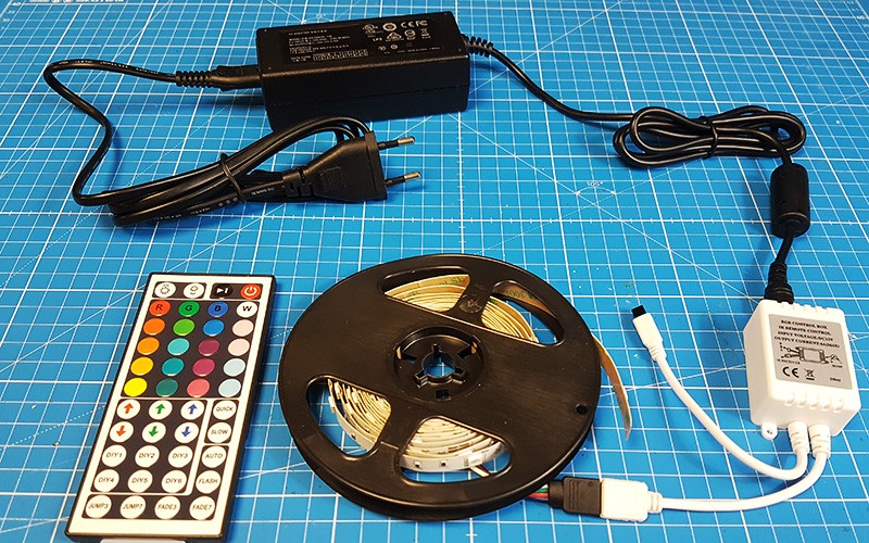 Comment brancher et gérer le contrôleur LED RGB IR 44 Touches ?